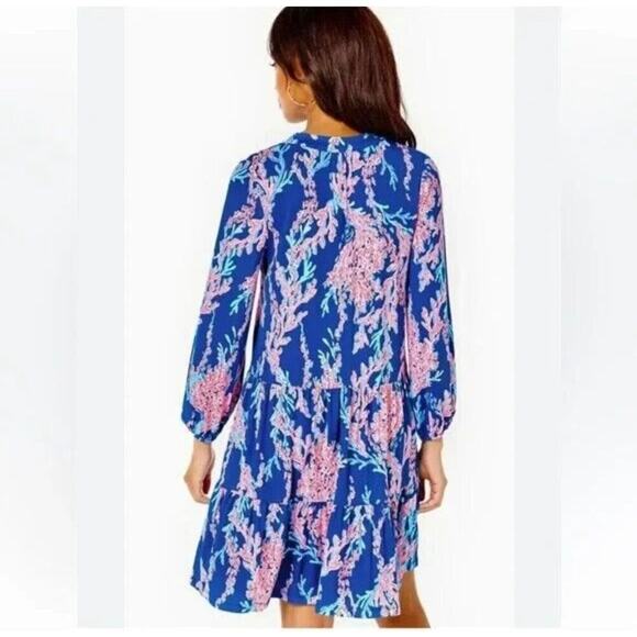 Lilly Pulitzer Traci Long Sleeve Dress Borealis Blue
Swim On Over medium 10652 - Picture 10 of 11